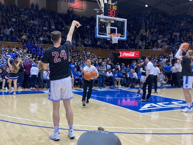 Duke players and fans pay tribute to the late Kobe Bryant on Tuesday night before the Blue Devils' game against Pitt.